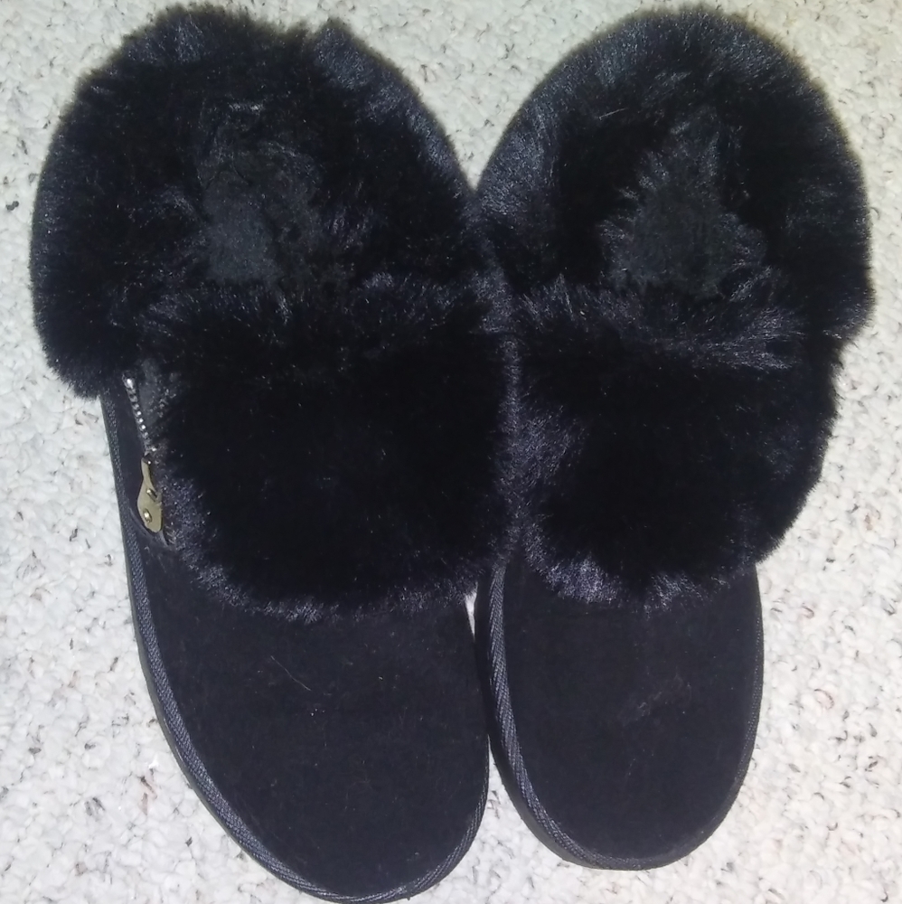 Black Furry Ugg like Boots
